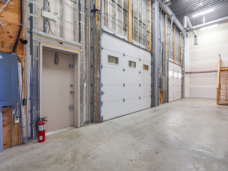 More Photos Of 4805 75 St, Stettler Storefront Retail Office For Sale