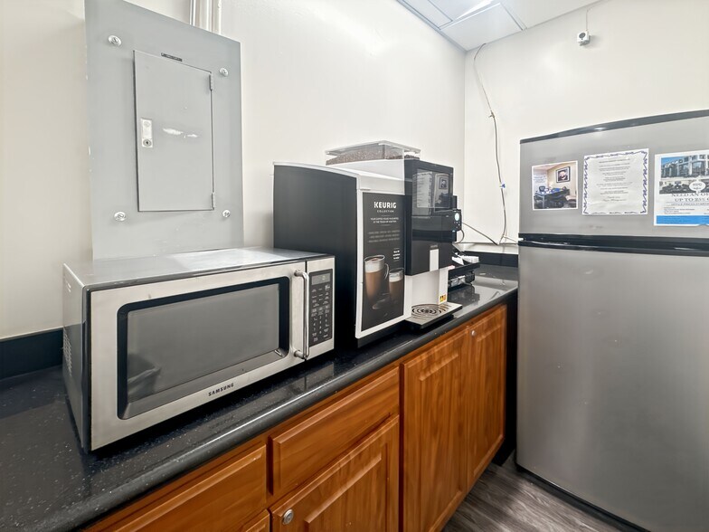 More Photos Of 468 N Camden Dr, Beverly Hills Coworking Space