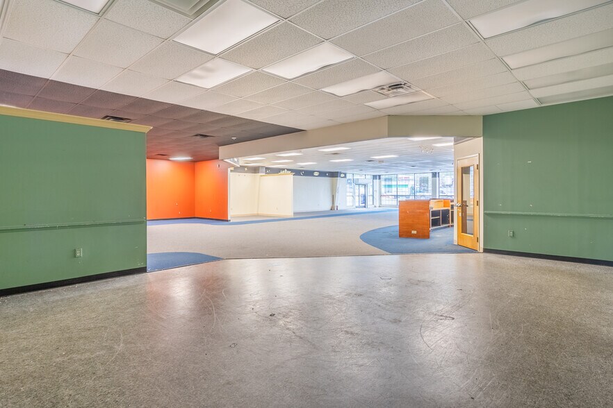 More Photos Of 1592 Sandifer Blvd, Seneca Freestanding For Lease