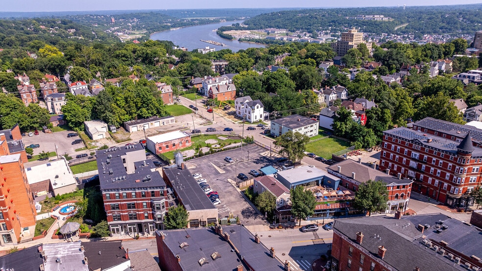 More Photos Of 2800 Woodburn Ave, Cincinnati Storefront For Sale