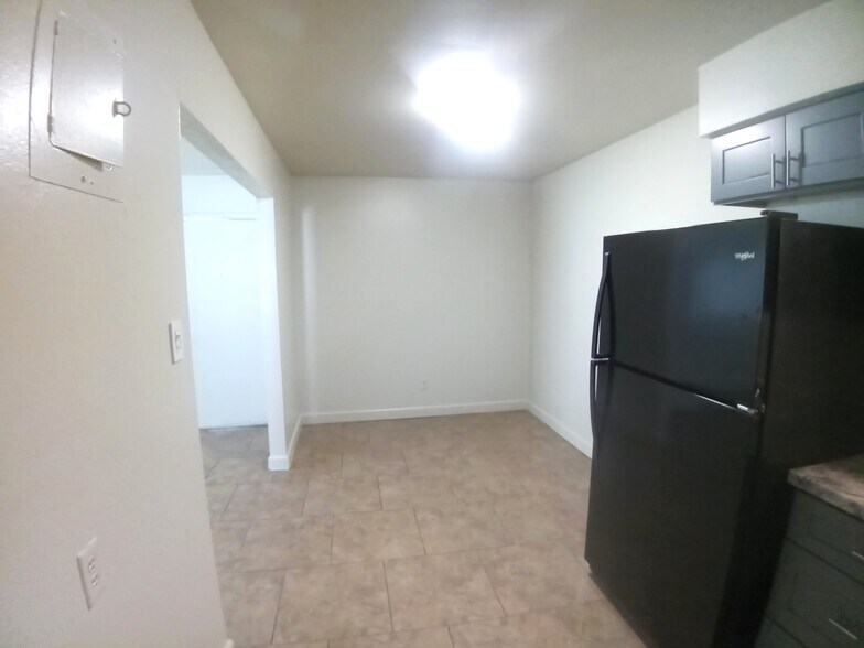 More Photos Of 1114-1128 E 9th St, Russellville Apartments For Sale