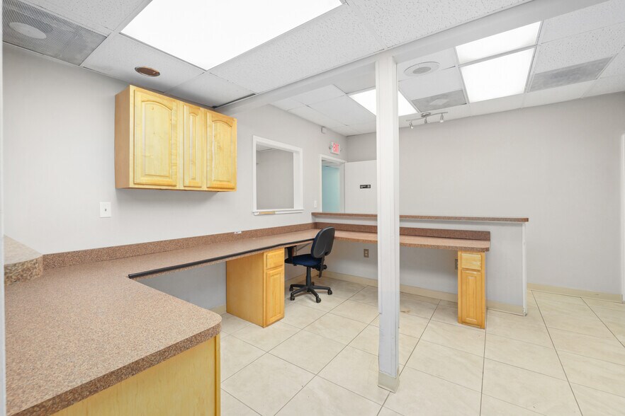 More Photos Of 2054 Park St, Jacksonville Medical For Lease