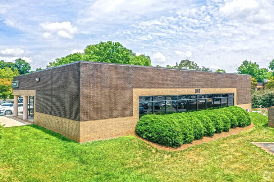 More Photos Of 814 Tyvola Rd, Charlotte Unknown For Lease