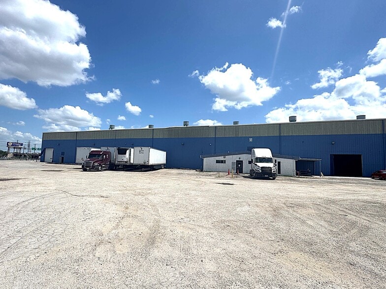 More Photos Of 530 Steves Ave, San Antonio Distribution For Lease