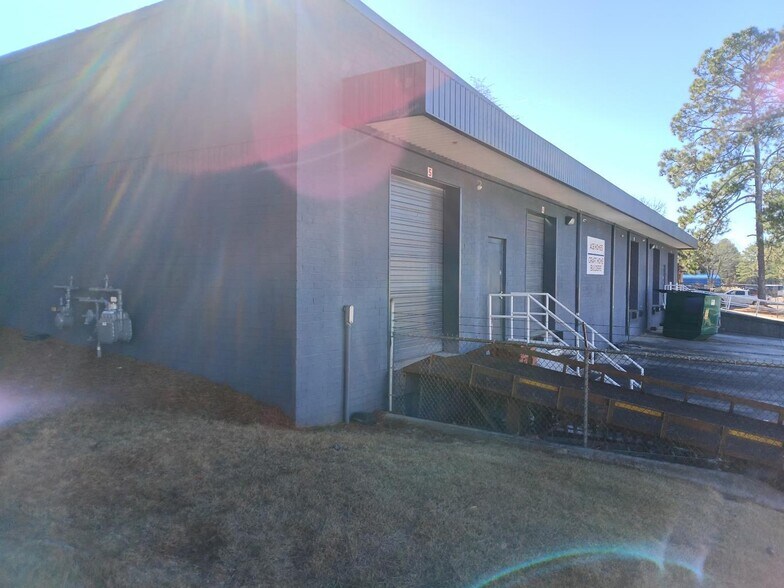 More Photos Of 5945 Peachtree Cors E, Peachtree Corners Flex For Sale