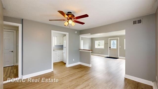 More Photos Of 9010 Dixie Hwy, Birch Run Warehouse For Lease