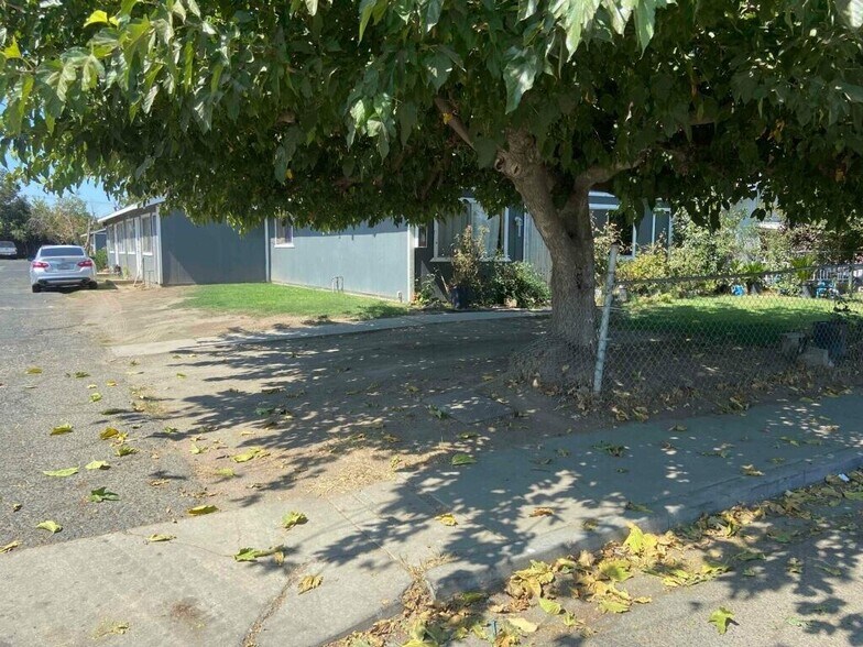 More Photos Of 915 N Rinaldi St, Visalia Apartments For Sale