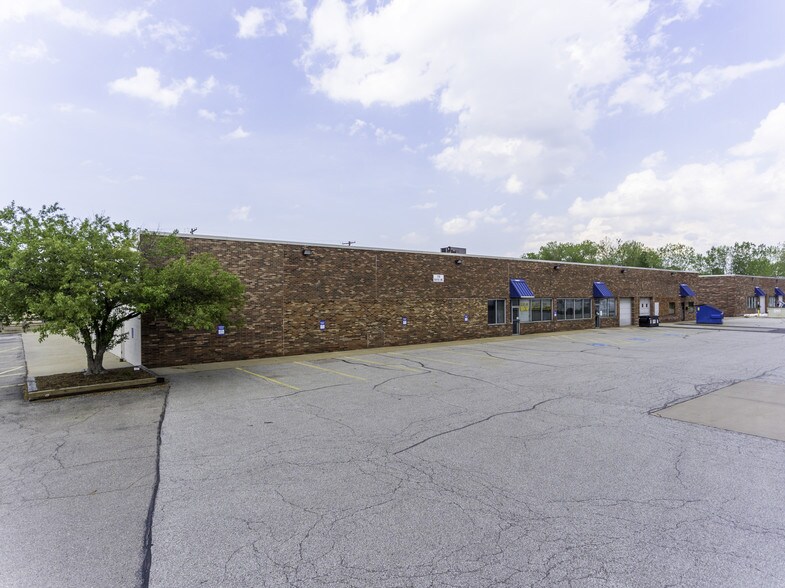 More Photos Of 210 Hayes Dr, Brooklyn Heights Manufacturing For Lease