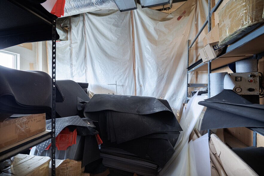 More Photos Of 6701-6777 Fairmount Dr SE, Calgary Warehouse For Lease