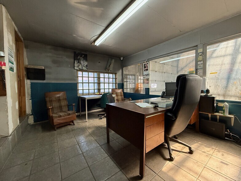 More Photos Of 4278 St Frontenac, Frontenac Auto Repair For Sale