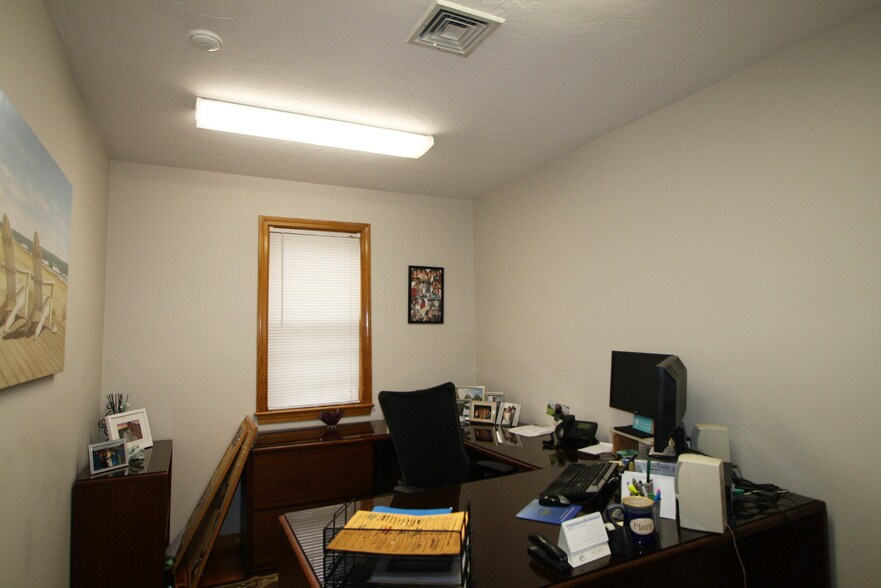 More Photos Of 2527 Cranberry Hwy, Wareham Office For Sale