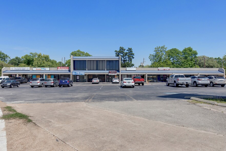 More Photos Of 11520-11550 Northwest Fwy, Houston Unknown For Lease