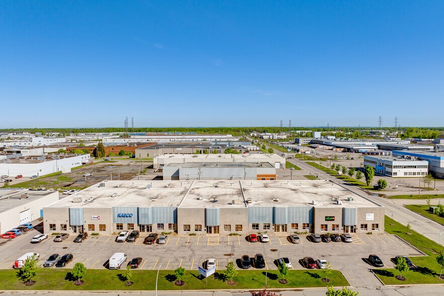 More Photos Of 901-937 Rue Michelin, Laval Flex For Lease