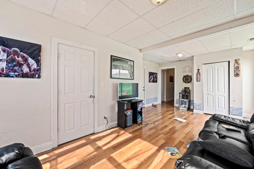 More Photos Of 3441-3445 N Pulaski Rd, Chicago Storefront Retail Office For Sale
