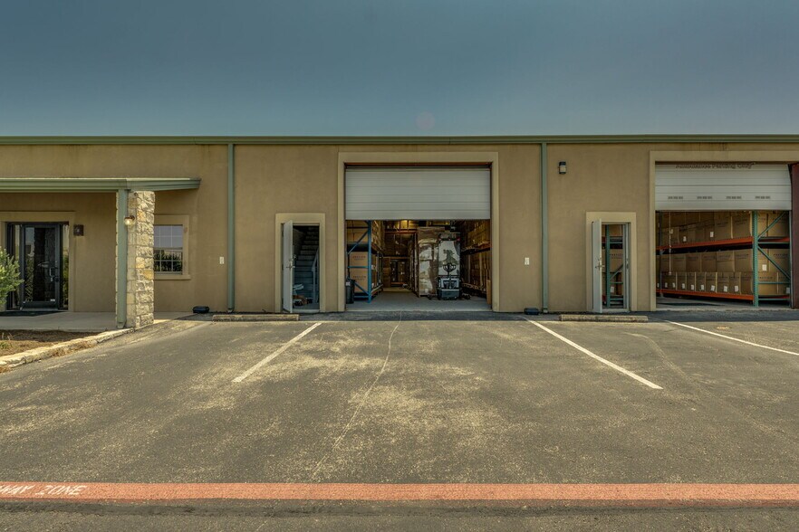 More Photos Of 14121 W US 290 Hwy, Austin Warehouse For Lease