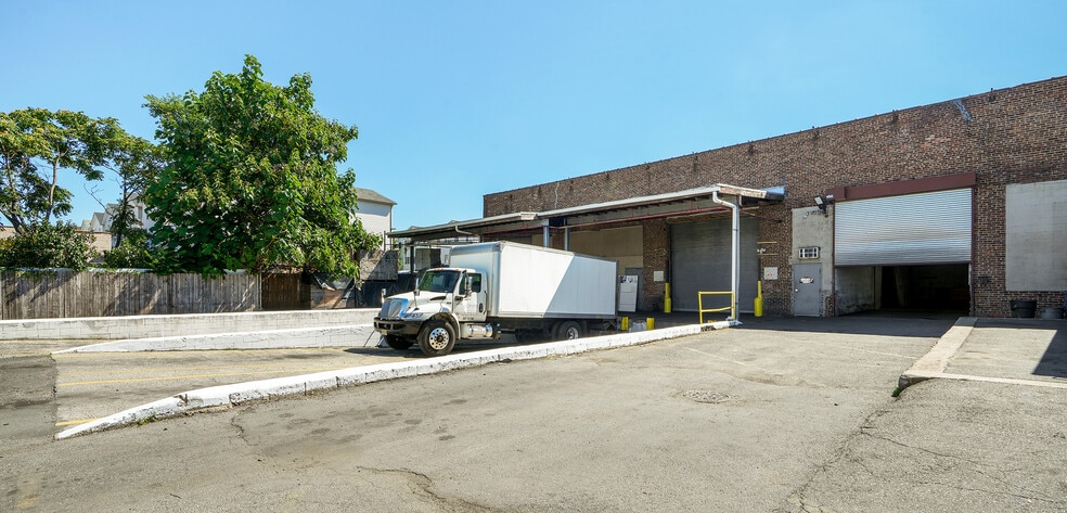 More Photos Of 488-500 Mulberry St, Newark Warehouse For Sale