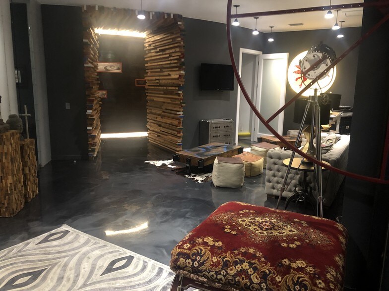 More Photos Of 3330 W Cypress St, Tampa Office For Sale