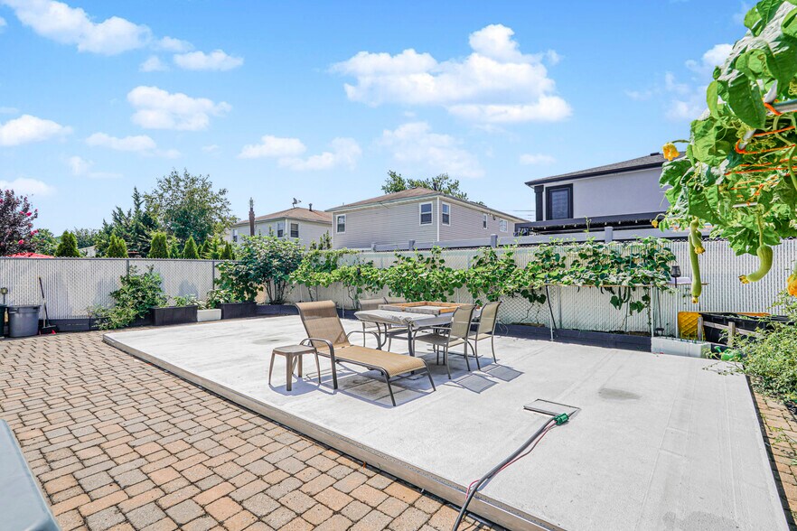 More Photos Of 87 Amsterdam Ave, Staten Island Apartments For Sale