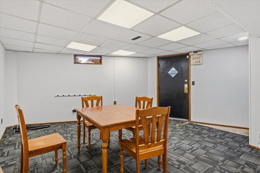 More Photos Of 2060 W Monroe St, Springfield Office For Sale