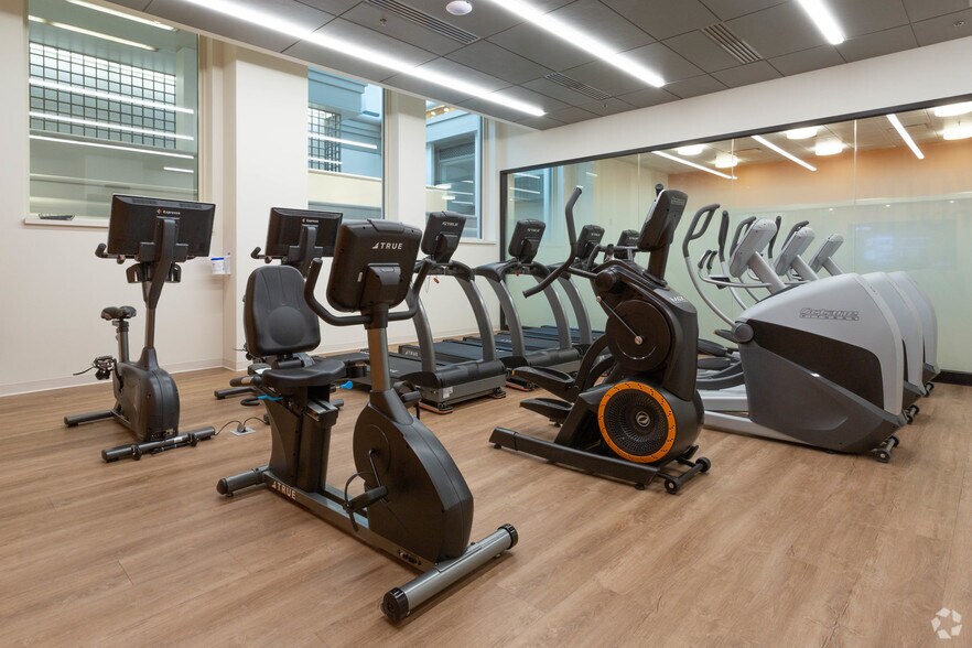 More Photos Of 100 Penn Sq E, Philadelphia Office For Lease