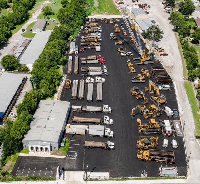 More Photos Of 14732 Bulverde Rd, San Antonio Warehouse For Lease
