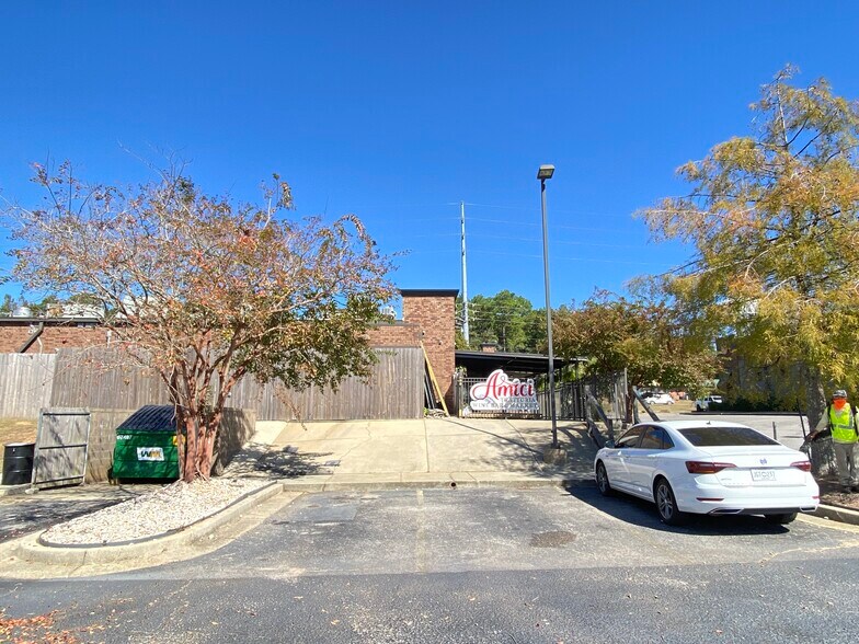 More Photos Of 7899 Cottage Hill Rd, Mobile Restaurant For Sale