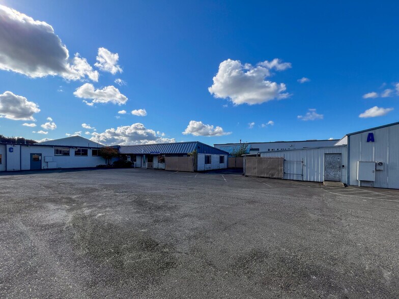 More Photos Of 8825 S 228th St, Kent Manufacturing For Sale