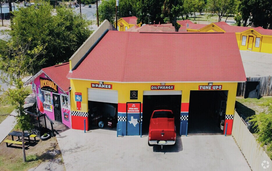 Primary Photo Of 3014 Roosevelt Ave, San Antonio Auto Repair For Sale