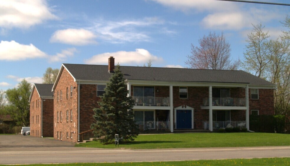 Primary Photo Of 1545 East and West Rd, West Seneca Apartments For Sale