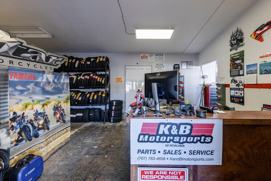 More Photos Of 3480 Petaluma Blvd N, Petaluma Self Storage For Sale