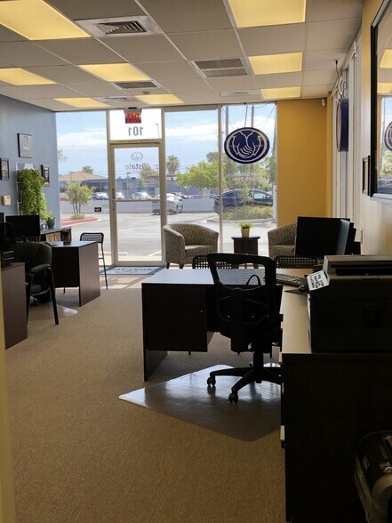 More Photos Of 2240 N Scottsdale Rd, Tempe General Retail For Lease