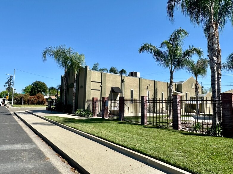More Photos Of 1001 W Noble Ave, Visalia Specialty For Sale