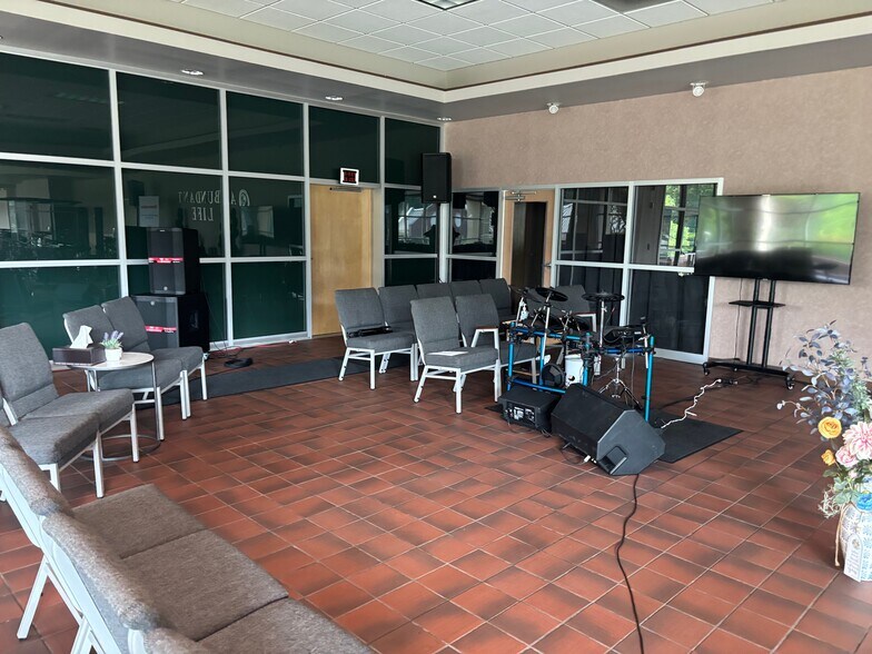 More Photos Of 308 E Centerview St, China Grove Office For Sale