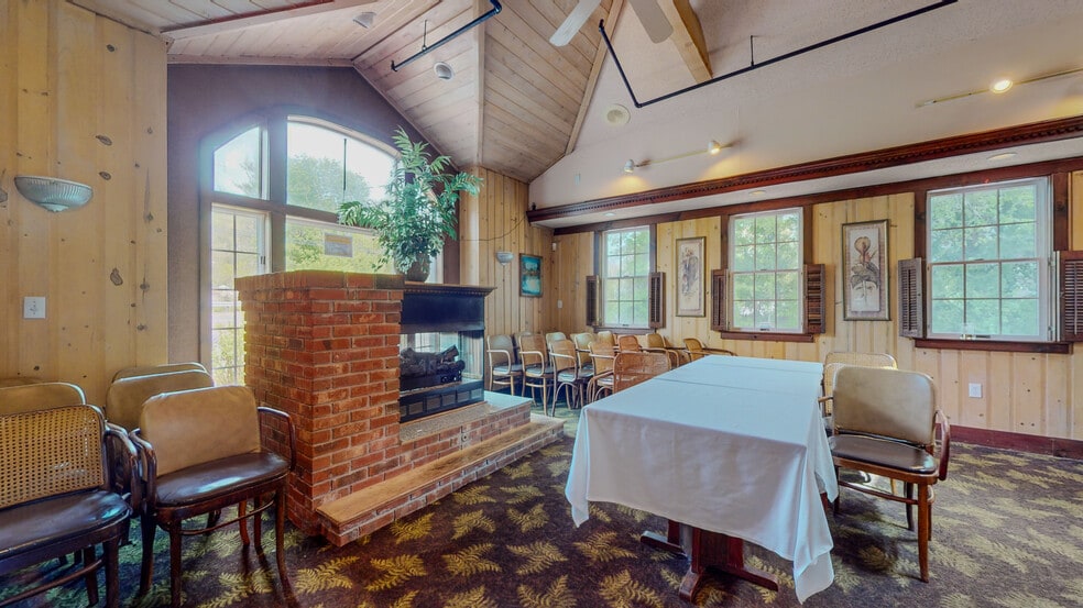 More Photos Of 2548 Boston Post Rd, Guilford Restaurant For Sale