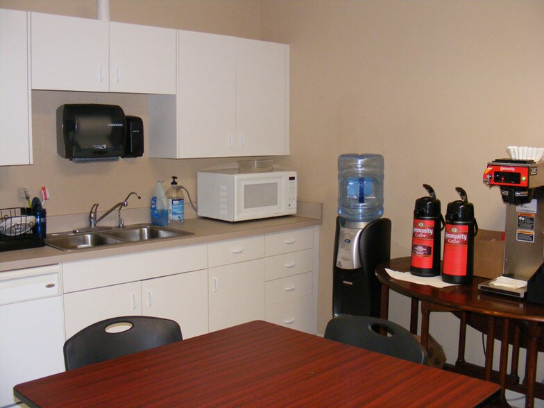 More Photos Of 2651 Mccormick Dr, Clearwater Office For Sale