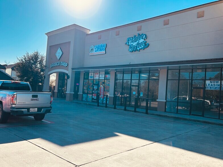 More Photos Of 2209 Blalock Rd, Houston Freestanding For Lease