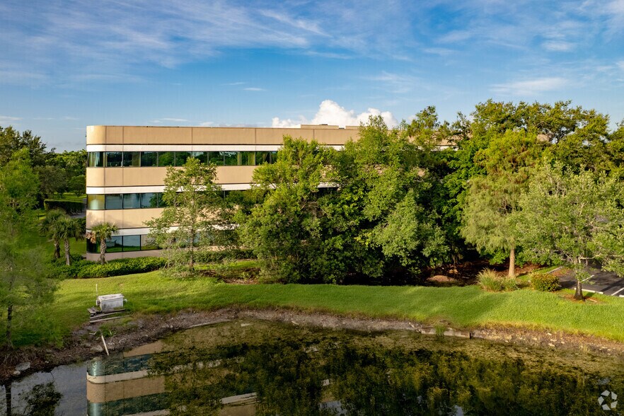 More Photos Of 490 Sawgrass Corporate Pky, Sunrise Office For Sale