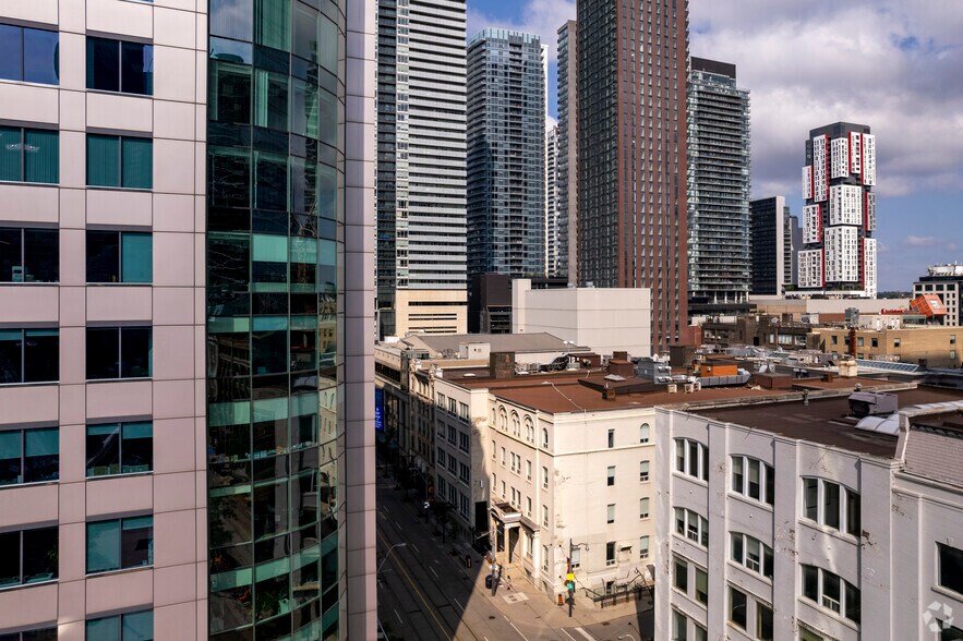 More Photos Of 276 King St W, Toronto Office Residential For Lease