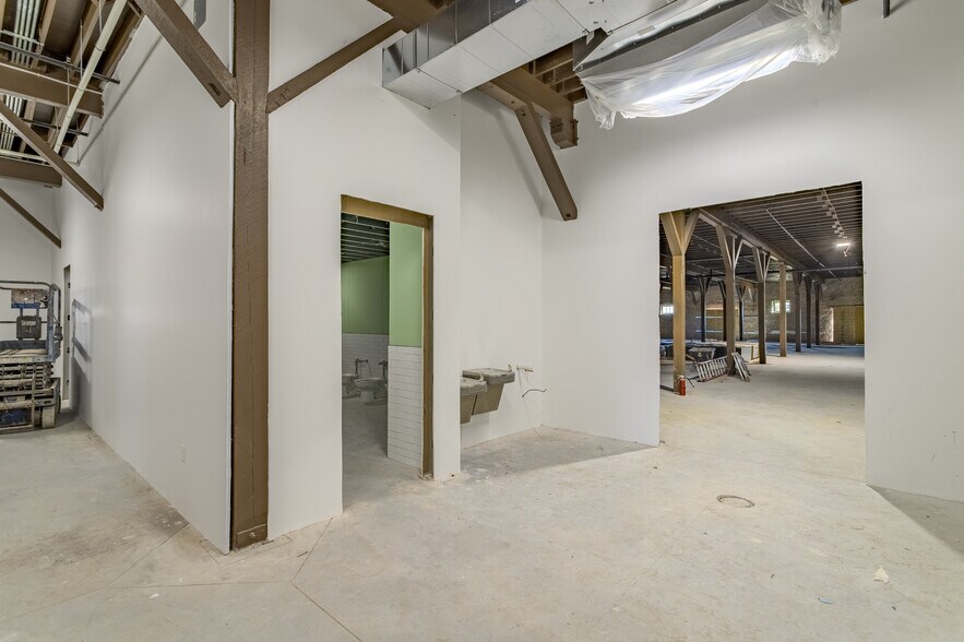 More Photos Of 2000 Nance St, Houston Loft Creative Space For Lease