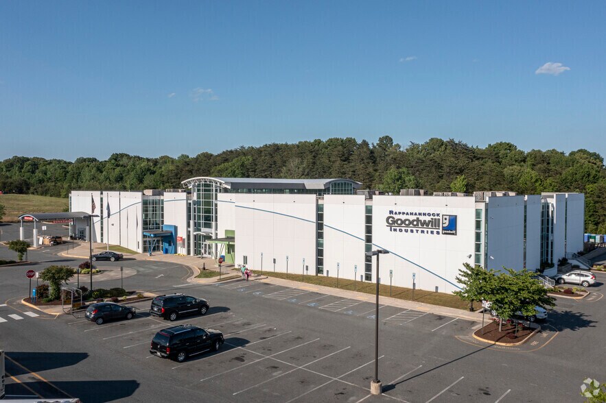 More Photos Of 4701 Market St, Fredericksburg Office For Sale