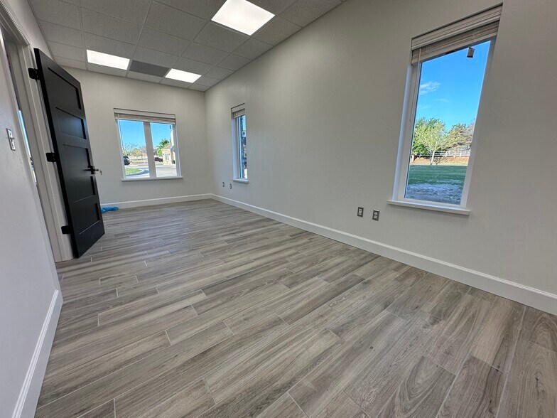 More Photos Of 15220 Traditions Blvd, Edmond Office For Lease