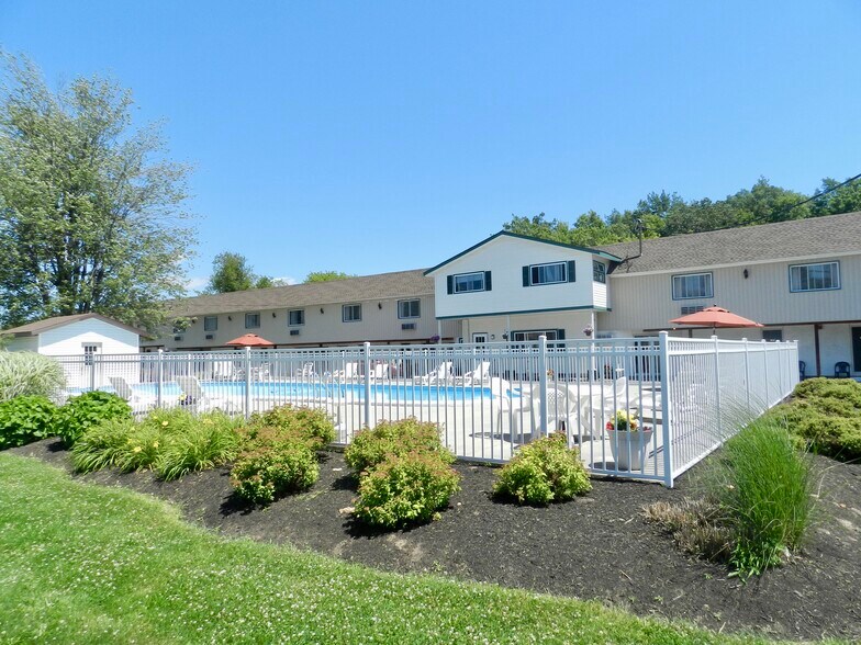 More Photos Of 37067 Nys Route 12, Clayton Hotel For Sale