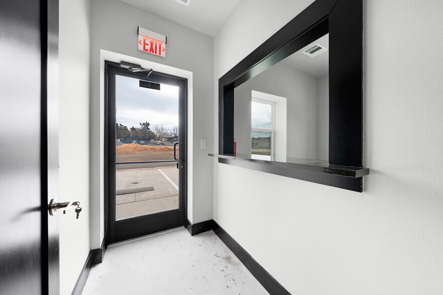 More Photos Of 1240 Blackland Trl, Lavon Warehouse For Lease