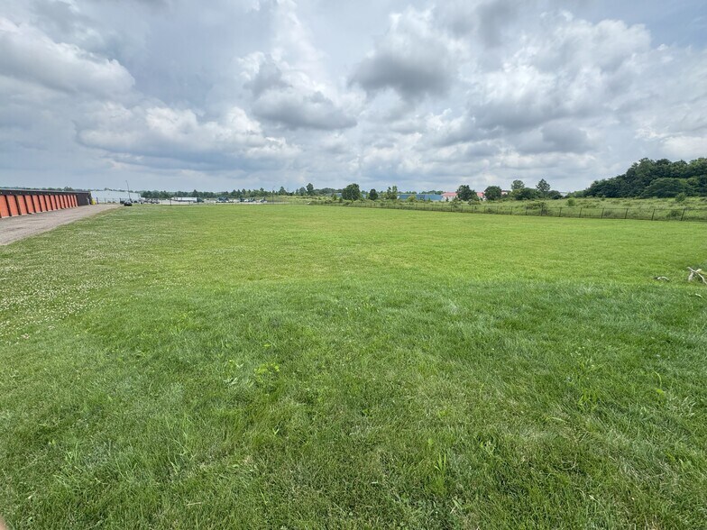 More Photos Of 2851 Business Pl SE, Massillon Self Storage For Sale