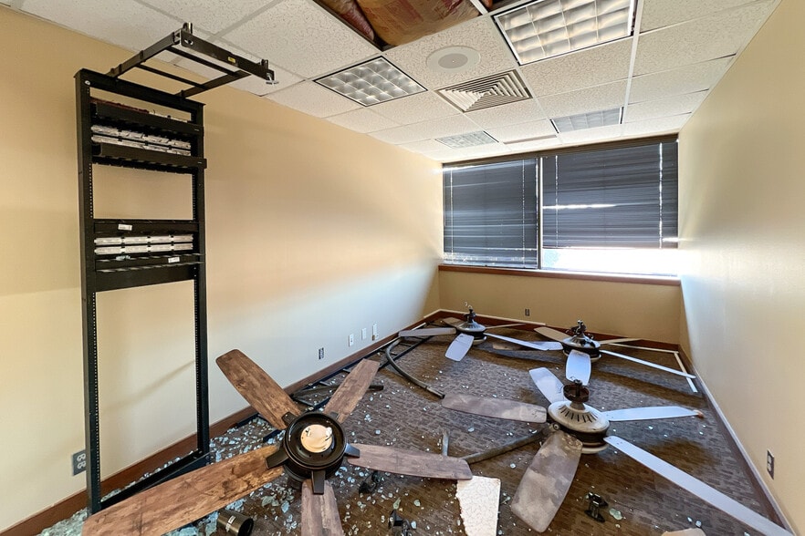 More Photos Of 3200 E Memorial Rd, Edmond Medical For Sale