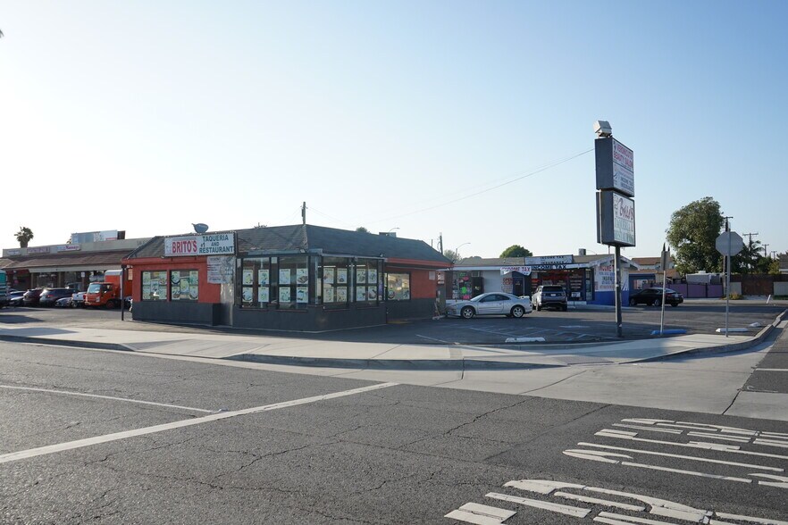 More Photos Of 2161-2163 W Lincoln Ave, Anaheim Office For Sale