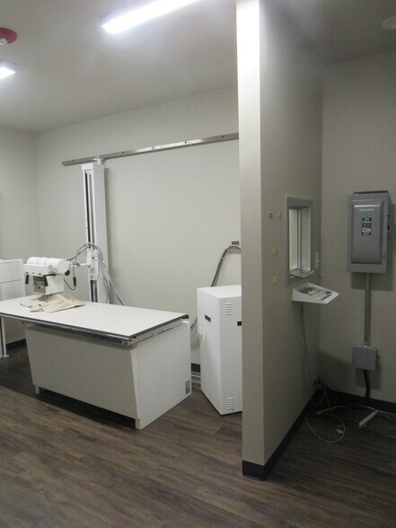 More Photos Of 595 W FM 120, Pottsboro Office For Lease