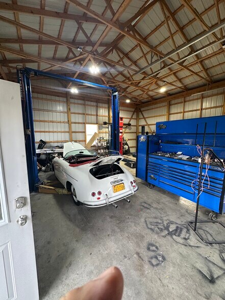 More Photos Of 2425 Herr St, Harrisburg Auto Repair For Sale