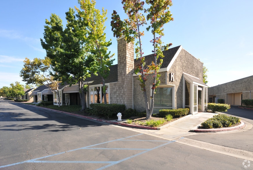 More Photos Of 151 Kalmus Dr, Costa Mesa Light Manufacturing For Lease