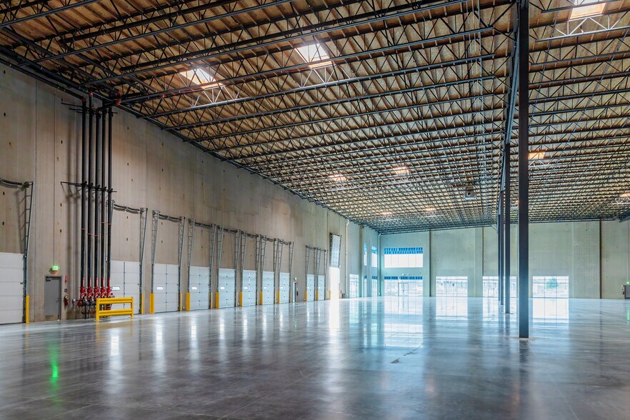 More Photos Of 2700 Talley Way, Kelso Warehouse For Lease